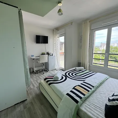 A Proche Orly Aeroport Guest house Antony